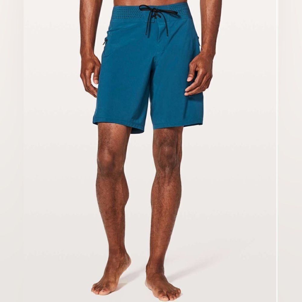 Lululemon Current State Short *9" Updated
Poseidon Size 34
